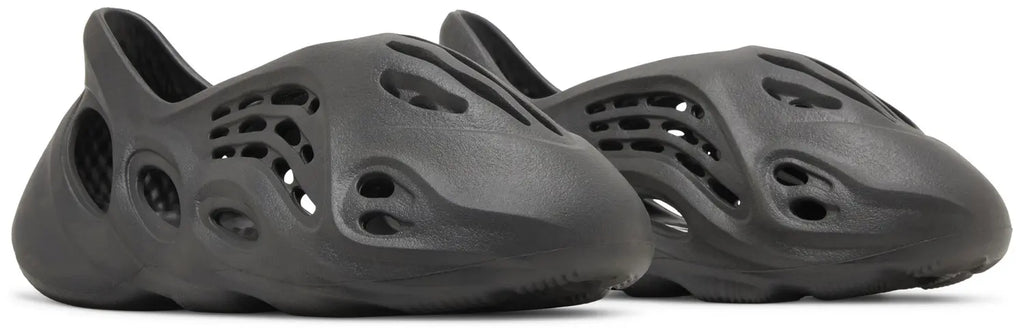 adidas Yeezy Foam RNR Onyx