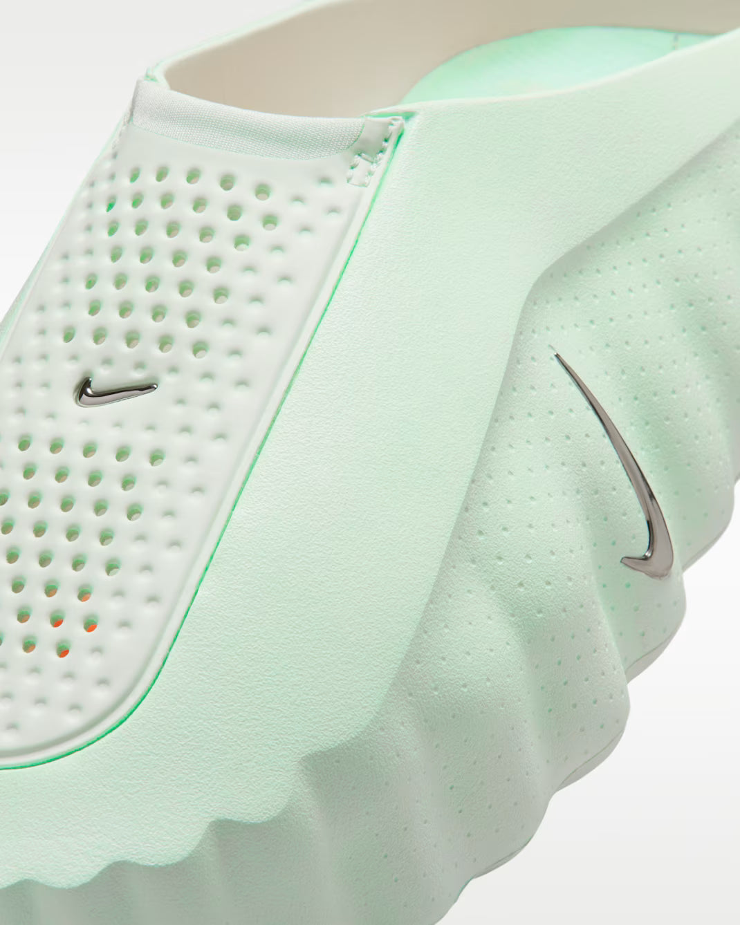 Nike Mind 001 Women's Pregame Mules
